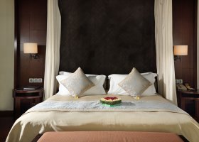 bali-hotel-the-royal-santrian-086_ext_w_1.jpg